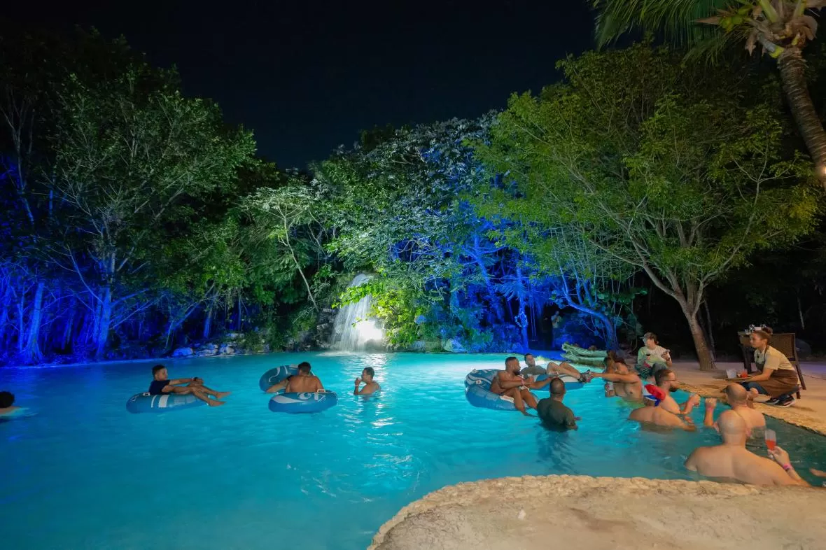 Río Sagrado de Noche + Cena Mar y Tierra