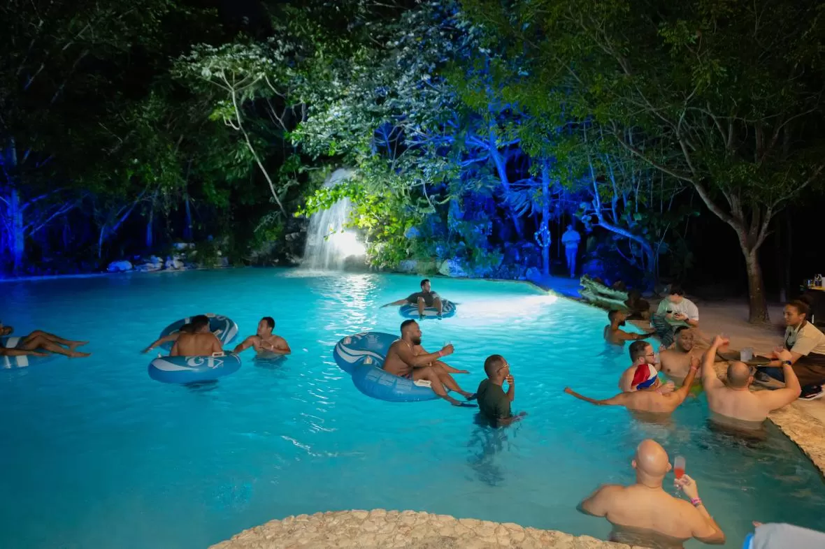 Río Sagrado de Noche + Cena Mar y Tierra