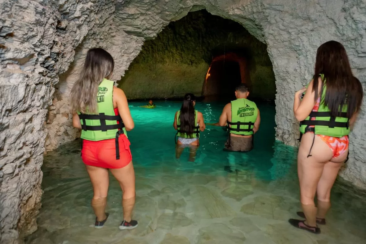 Río Sagrado de Noche + Cena Mar y Tierra