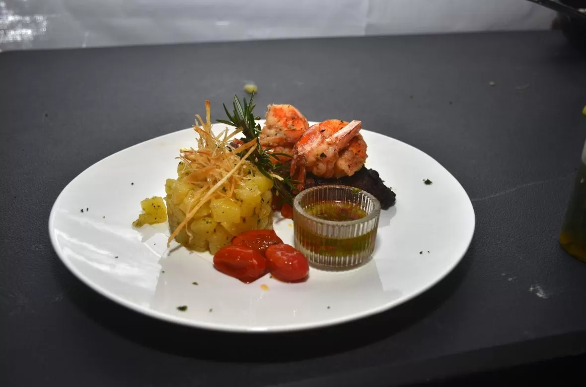 Río Sagrado de Noche + Cena Mar y Tierra