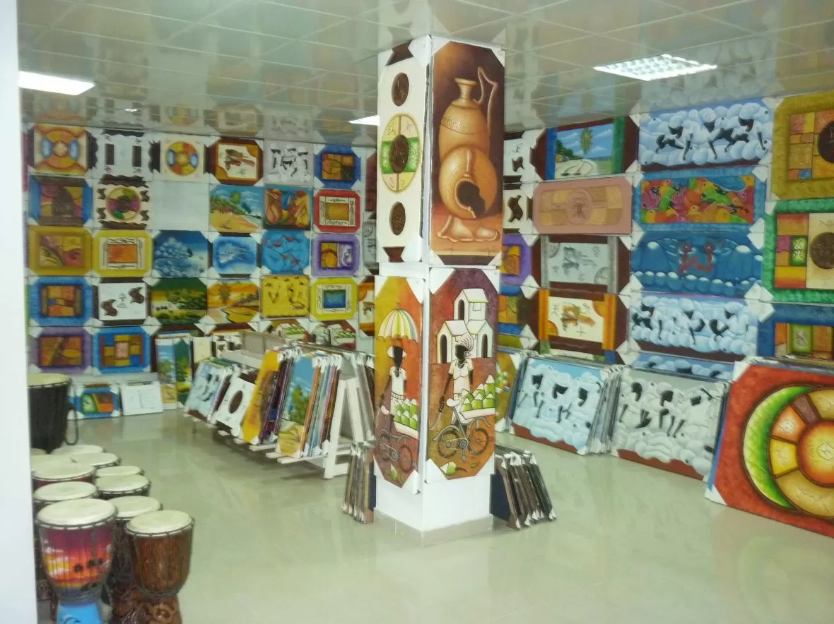 Shopping Tour in La Romana and Altos de Chavón