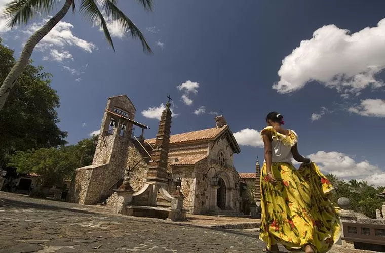Shopping Tour in La Romana and Altos de Chavón